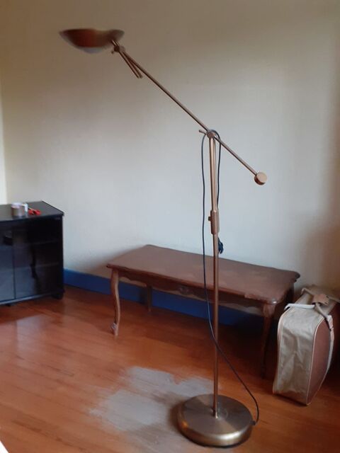 LAMPE ARTICULEE SUR PIEDS Valence (26)