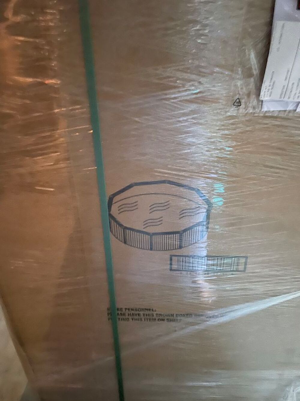 Piscine neuve non d&eacute;ball&eacute;e Jardin