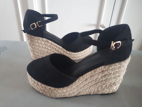 Chaussures femmes compens�es NEUVES  - 38 10 Villemomble (93)