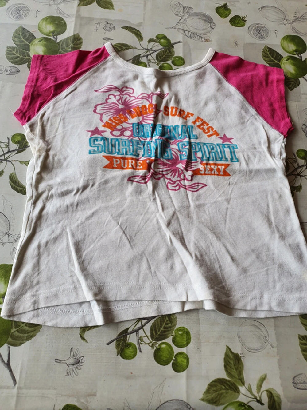 Tee shirt manche courte 
rose et blanc
taille 38
Vêtements