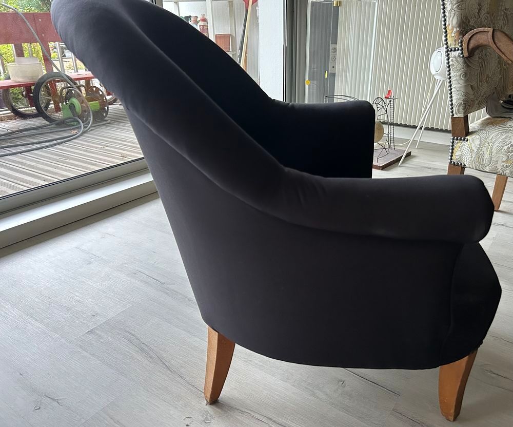 DEUX FAUTEUILS CRAPAUD Meubles