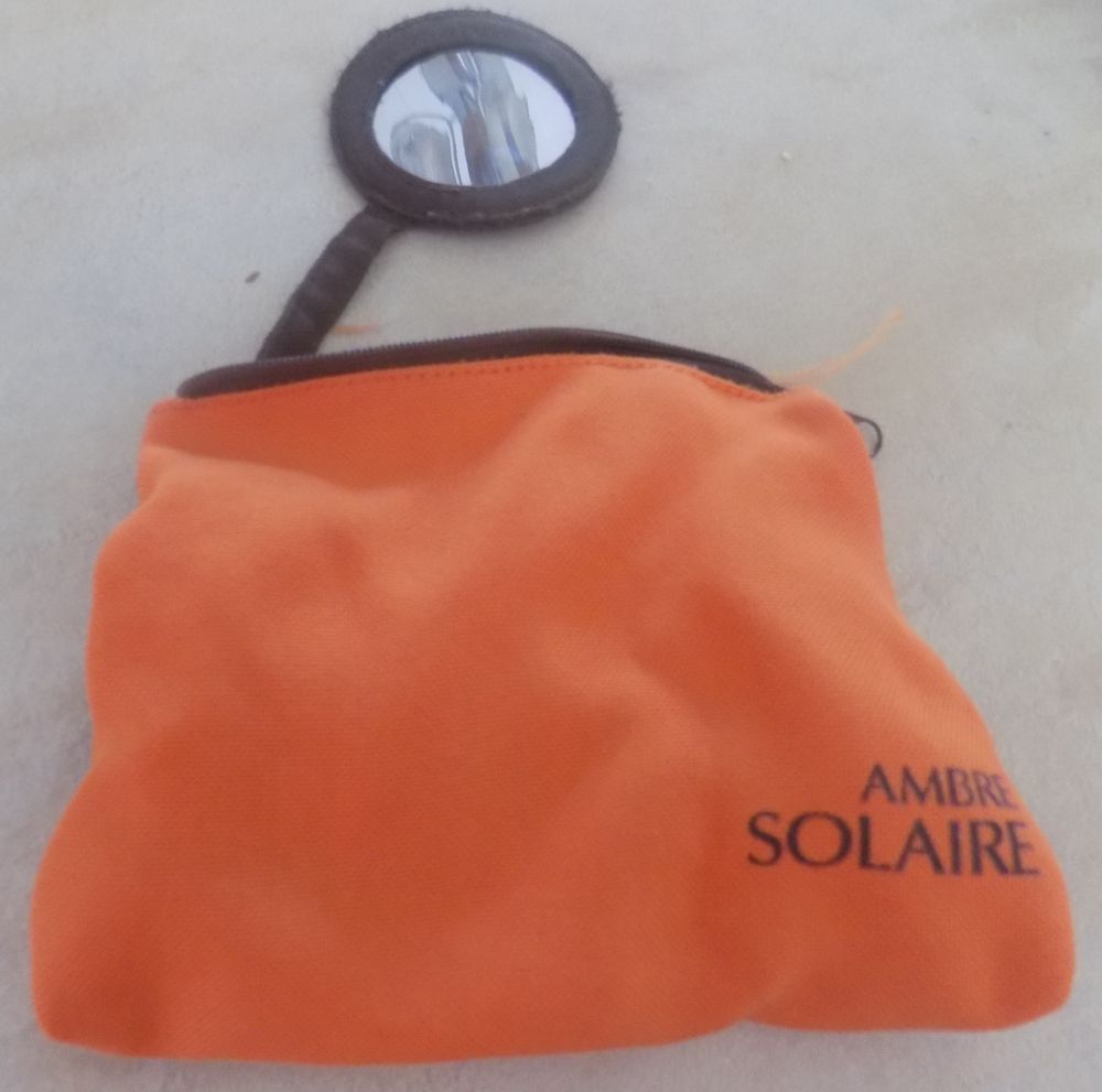 pochette ambre solaire Maroquinerie