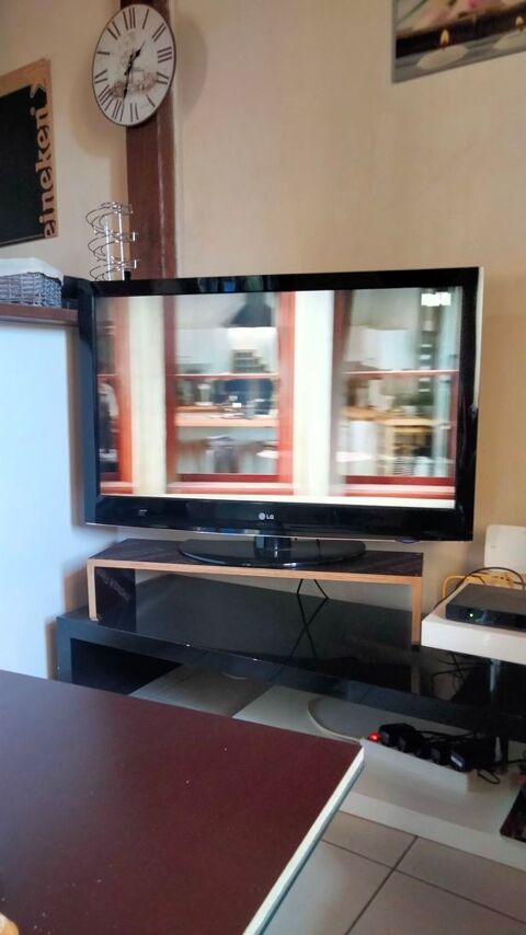 TV LG 107 cm 35 La Flocelli�re (85)