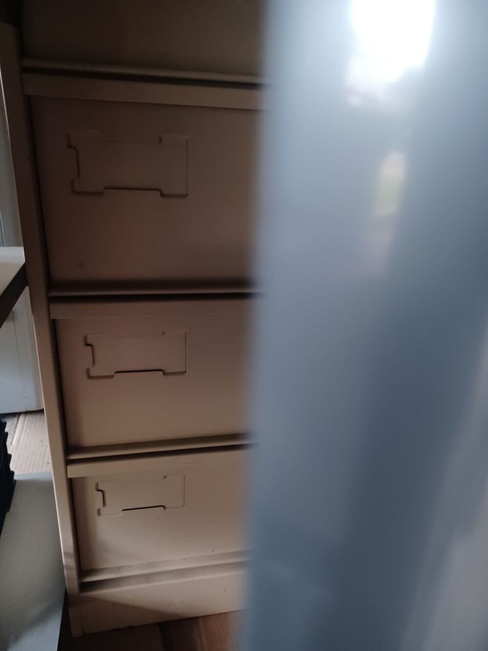 ARMOIRE M&Eacute;TALLIQUE A CASIER Meubles