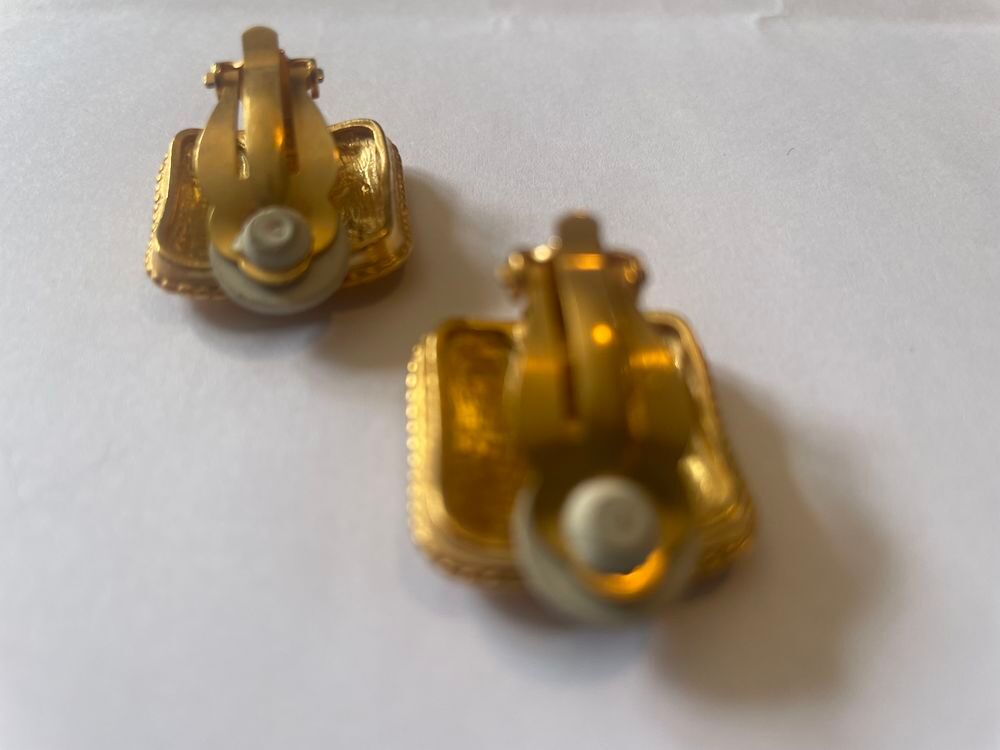 BO Boucles d'Oreilles carr&eacute; avec liser&eacute; SR grav&eacute; dor&eacute; RYKIEL Bijoux et montres