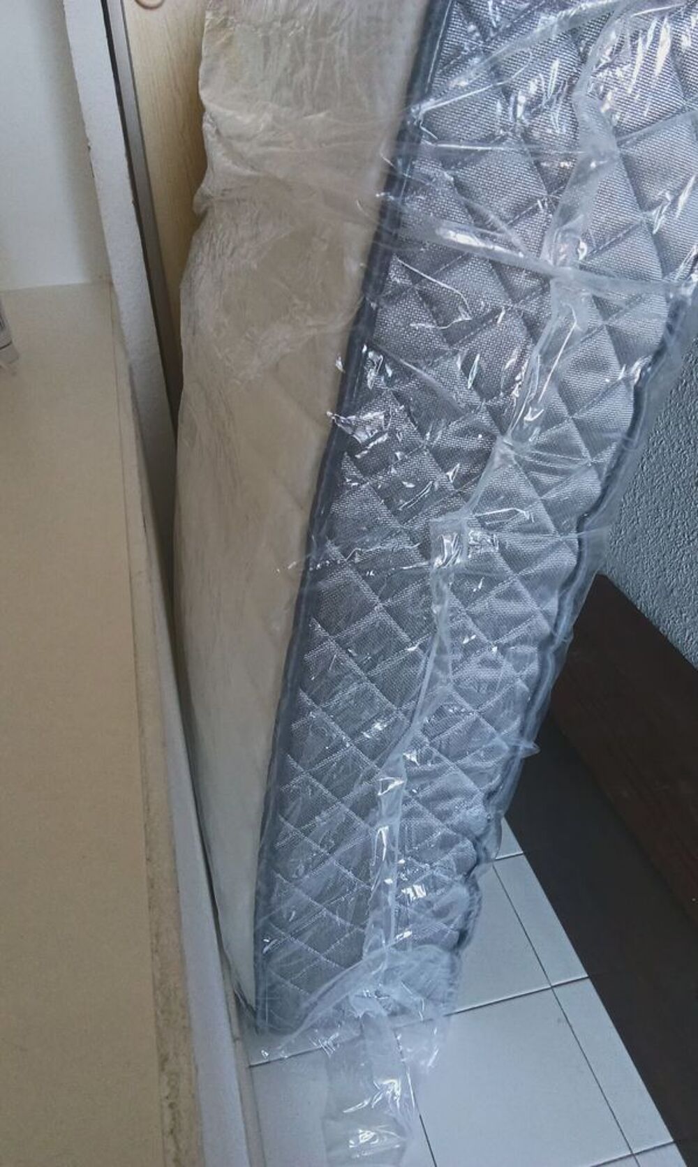 MATELAS NEUF DANS SON EMBALLAGE 90 X 190 Meubles
