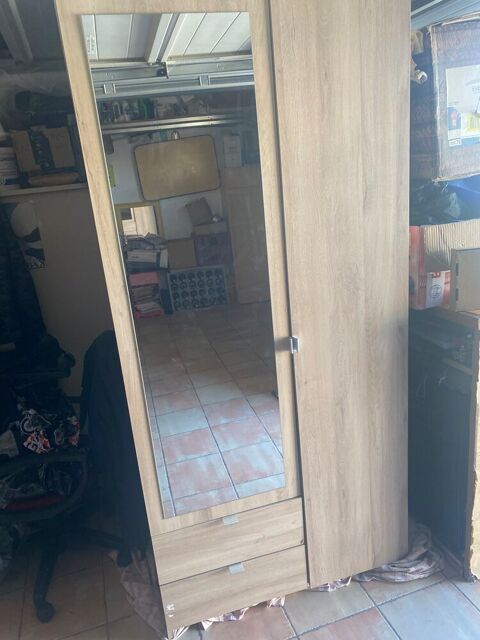 Armoire penderie. 55 Lespignan (34)