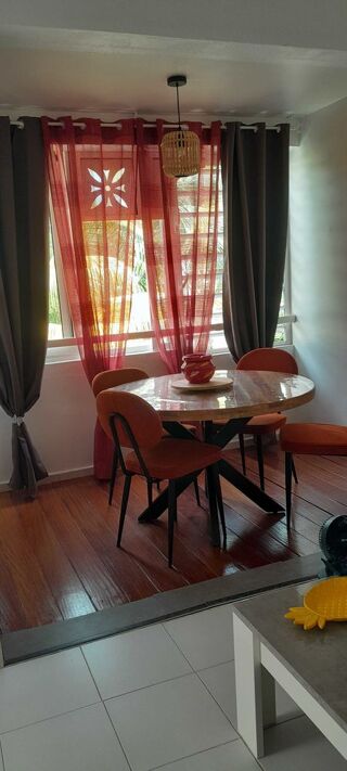  Appartement � vendre 2 pi�ces 45 m� Sainte-anne