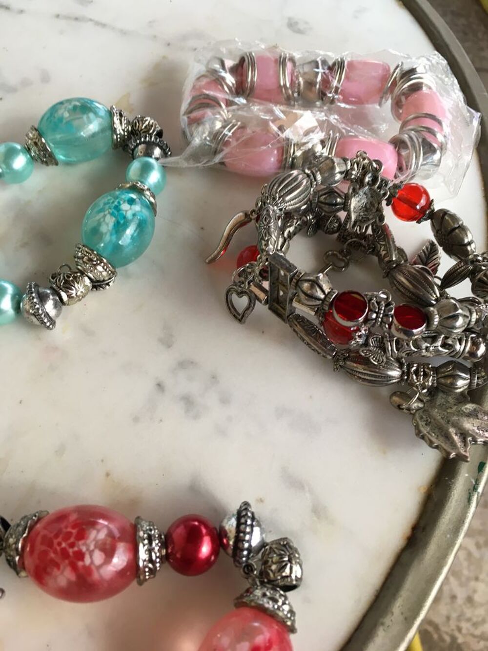Vend bracelets fantaisies 2e pi&egrave;ce Bijoux et montres