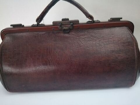 Sacoche de m�decin en cuir de crocodile gaufr� Art d�co. 350 H�nin-Beaumont (62)