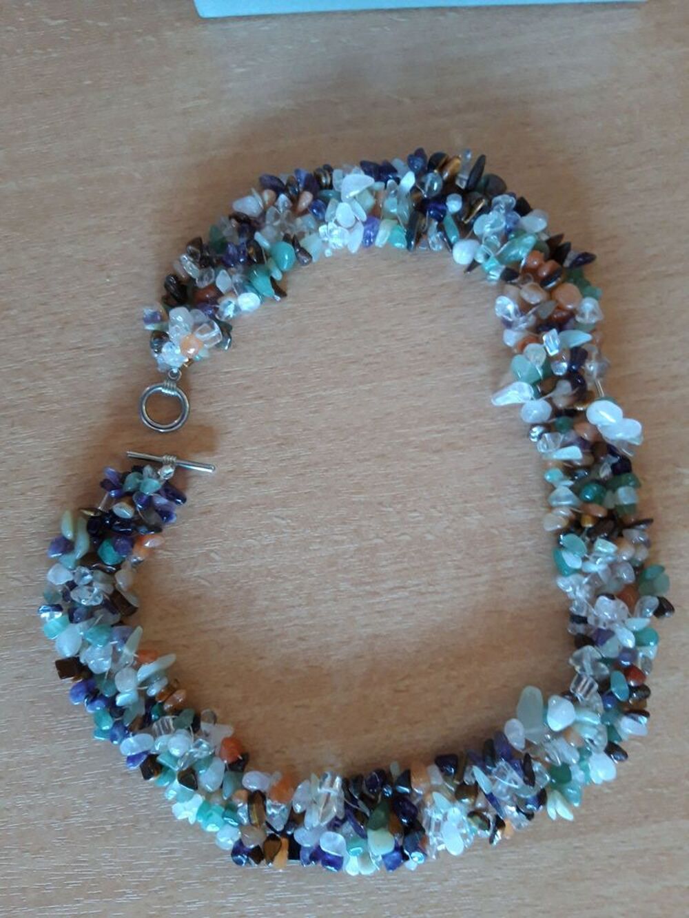 Collier en pures pierres min&eacute;rales Bijoux et montres