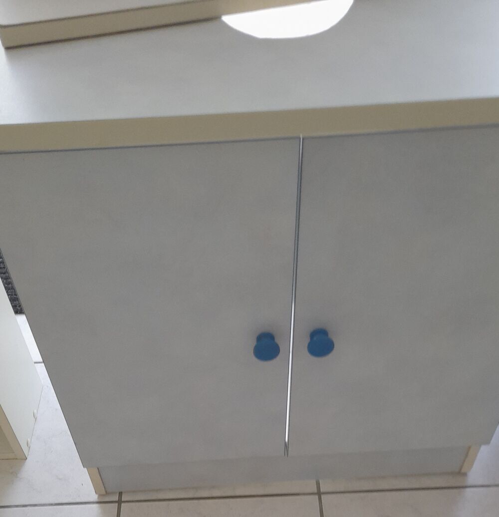 4 meubles de salle de bain Meubles