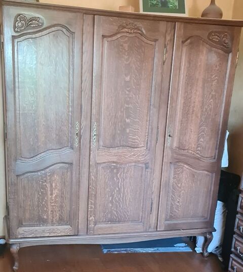 Belle armoire en chêne massif Commercy (55)