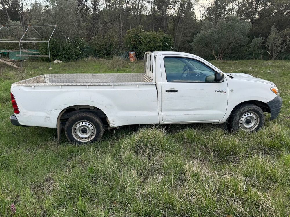 Hilux 2 Roues Motrices Pick-up 2.5L D4D 2WD King cab 120ch 2008 occasion 83830 Bargemon