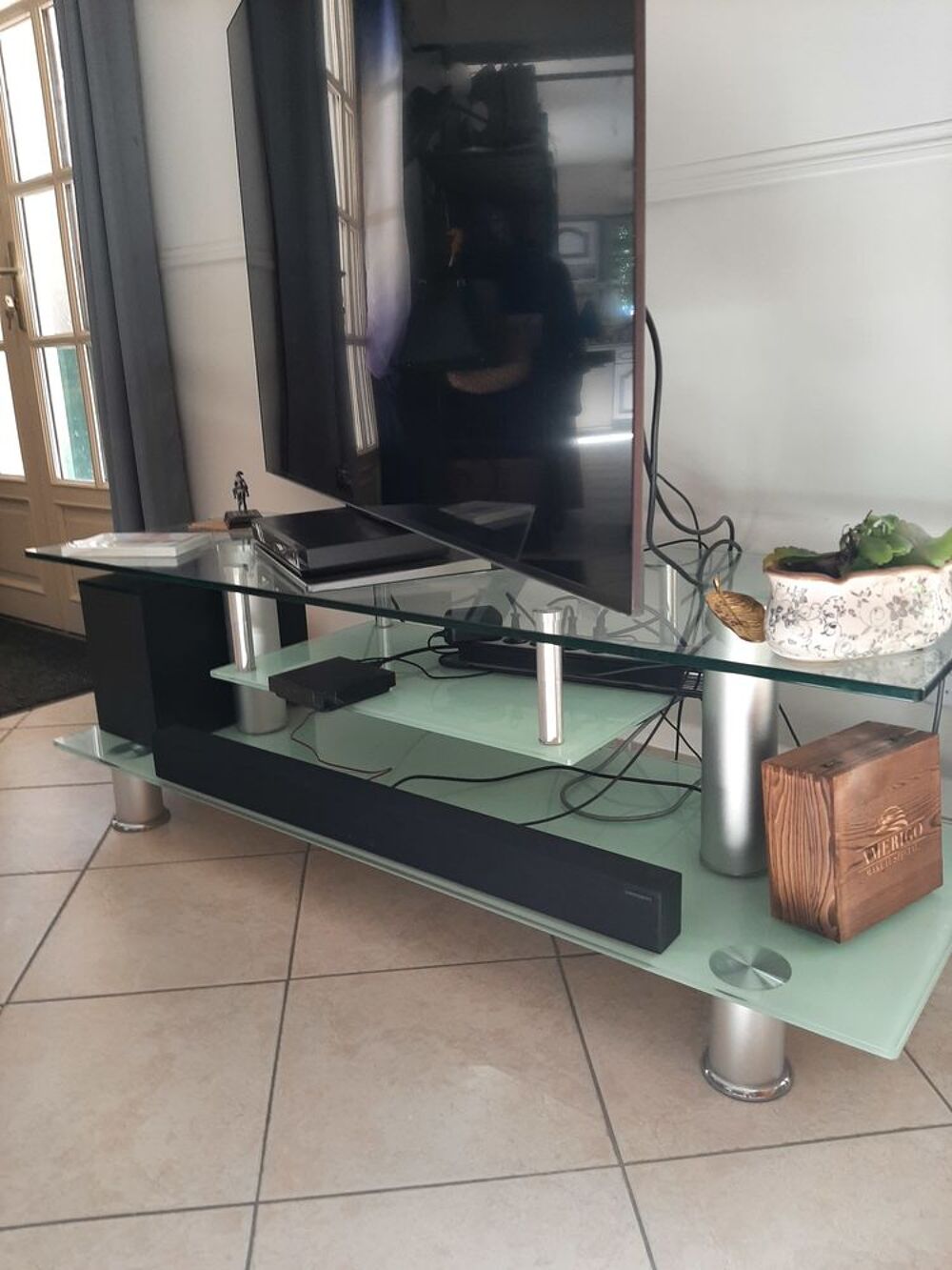 table de t&eacute;l&eacute; en verre pieds chrom&eacute;s Meubles