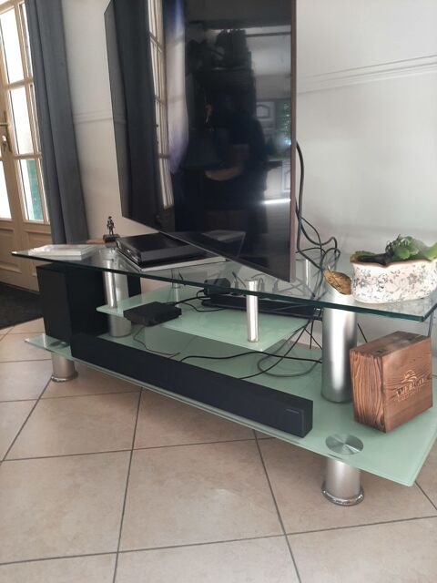 table de t�l� en verre pieds chrom�s 50 Magn� (79)