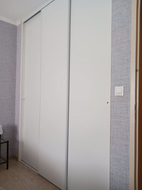 3 portes coulissantes de placard ouverture totale de 1.80ml 50 Chadurie (16)