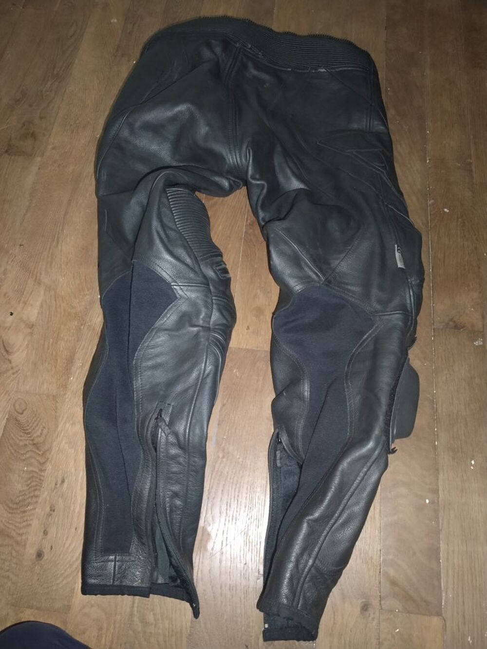 Pantalon moto cuir (Taille L) Vêtements