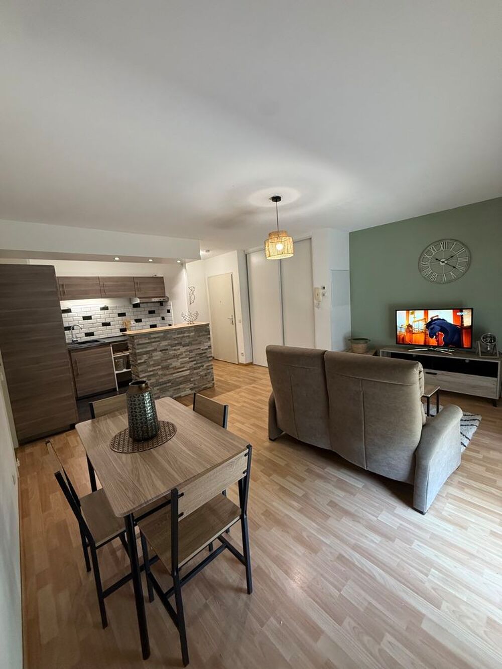 Location Appartement T2 meublé 47 m²  Balcon - Parking privé proche CHU-FAC Poitiers