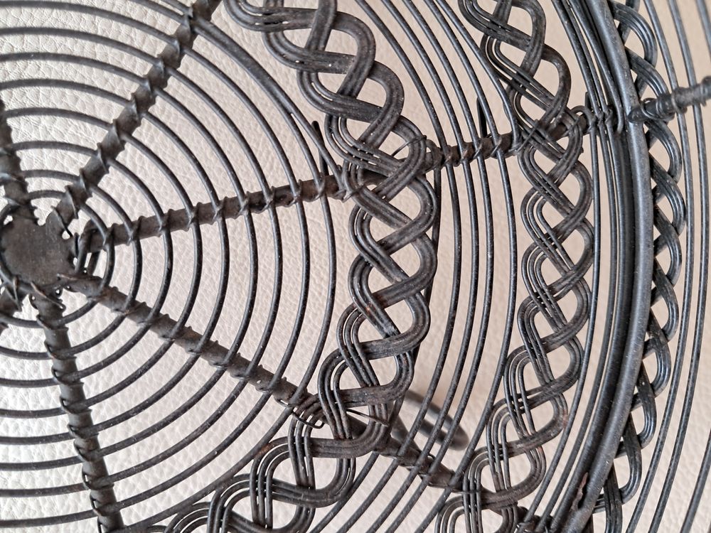 panier corbeille &agrave; fruit en fil de fer tress&eacute; noir 
Décoration