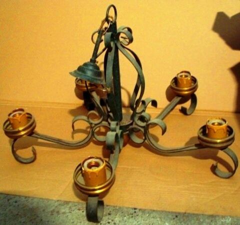Lustre fer forg� 5 branches 10 Monnetier-Mornex (74)