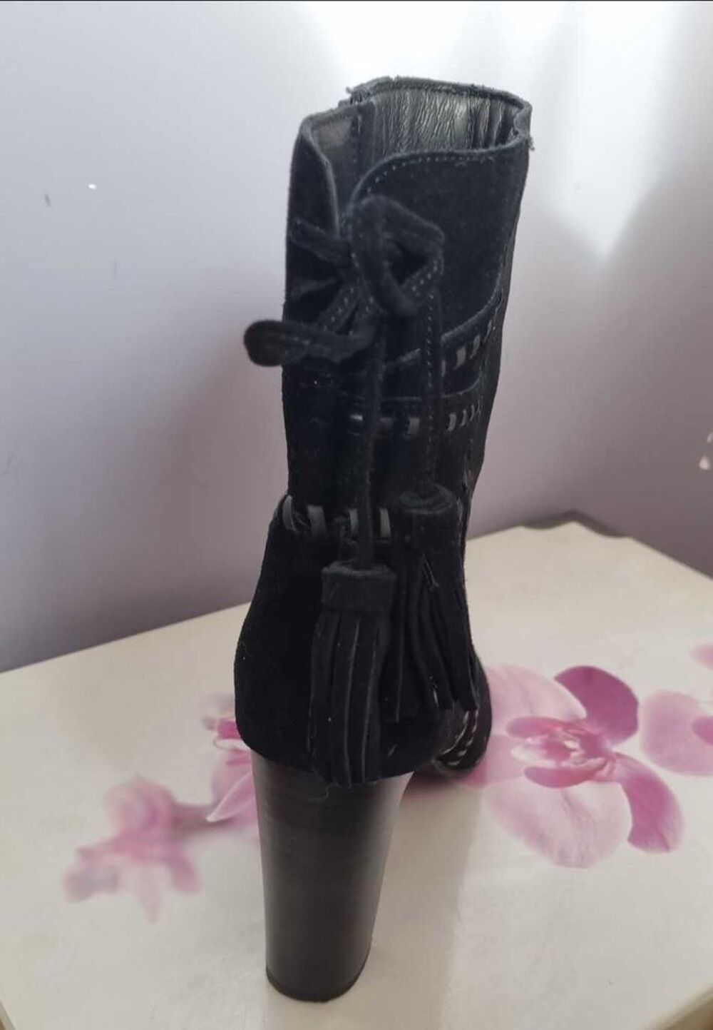 Tr&egrave;s jolies bottines cuir et daim P39 TBE Chaussures