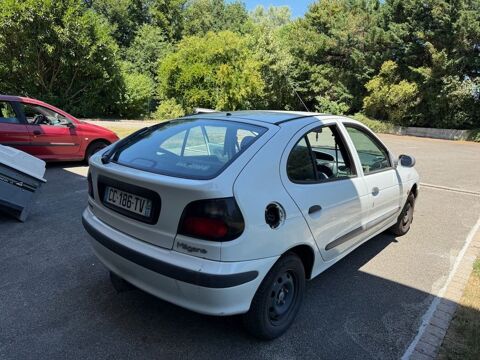 Renault megane M&eacute;gane 1.4ie