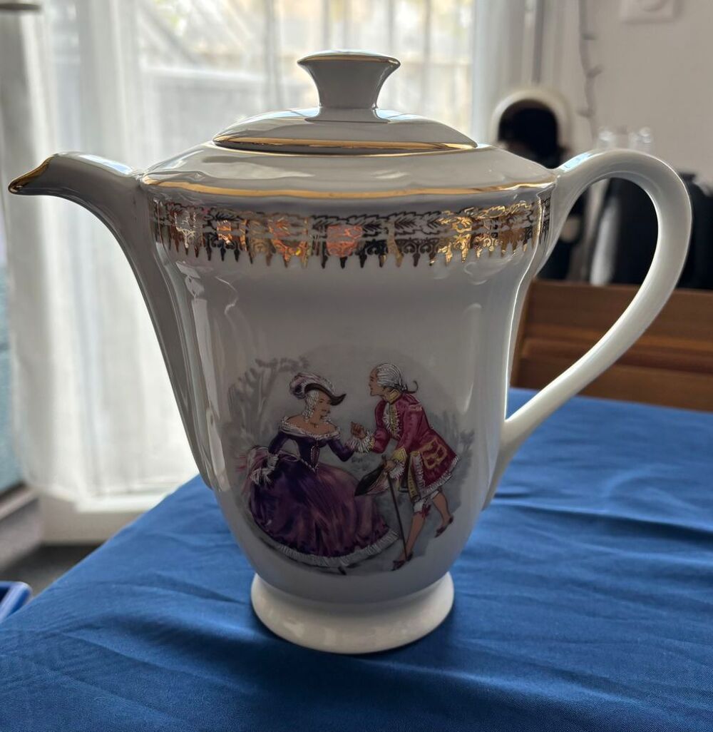 Service &agrave; caf&eacute; en porcelaine Cuisine