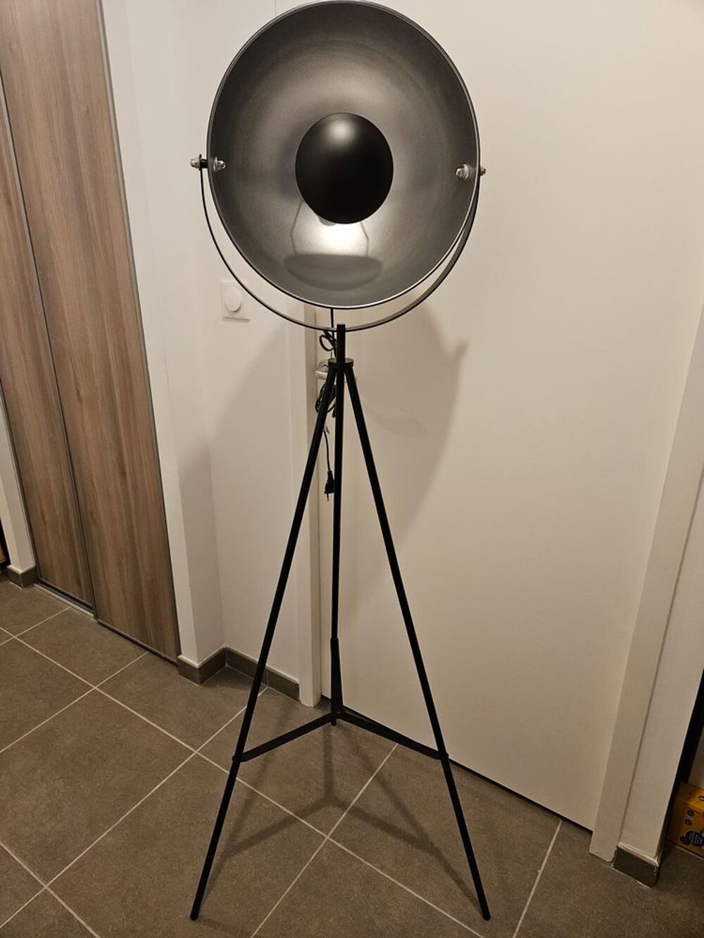 BEAU LAMPADAIRE MODERNE NOIR NEUF. Décoration