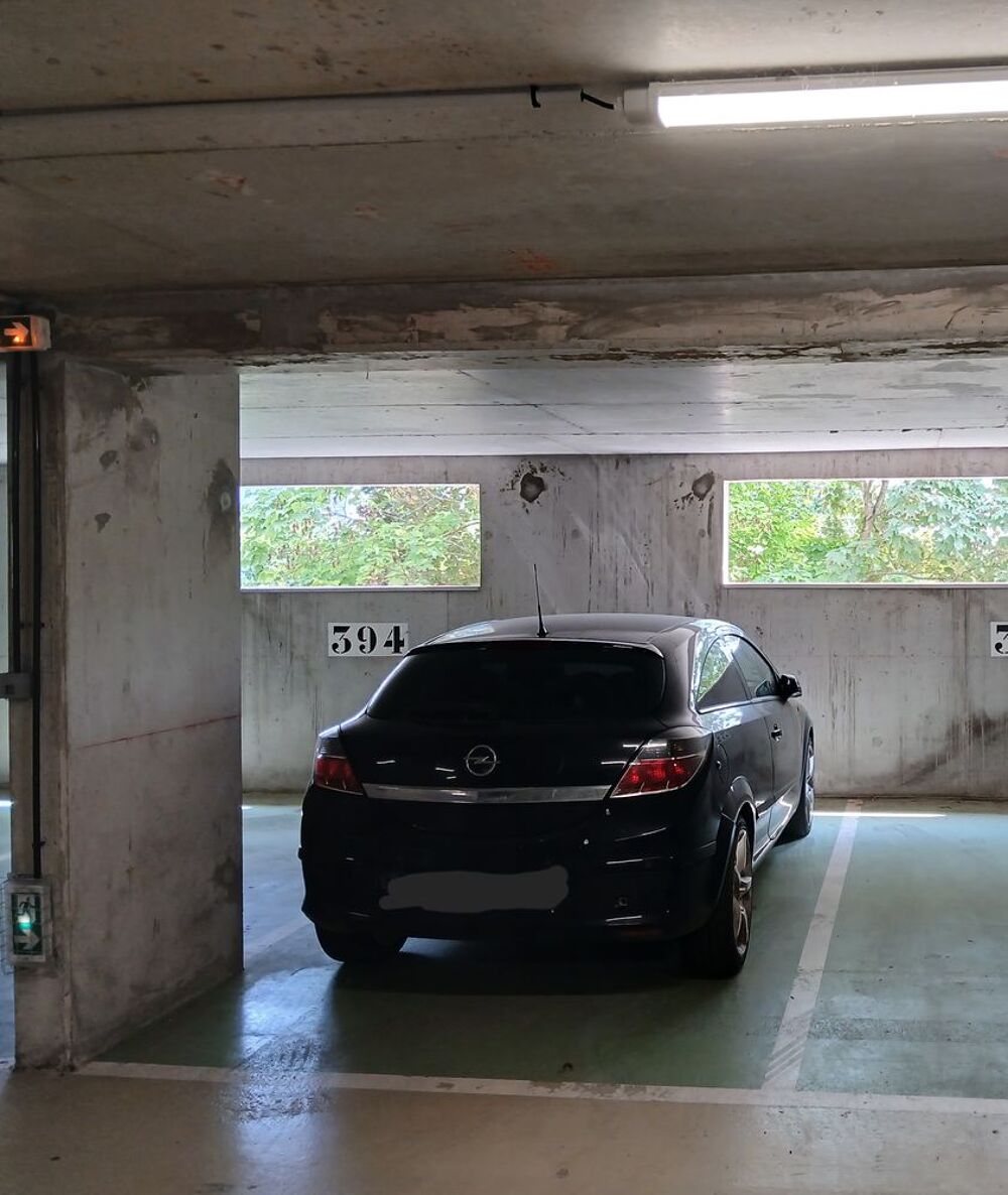 Vente Parking/Garage Place de parking couverte et sécurisée - Eragny (95610) Éragny
