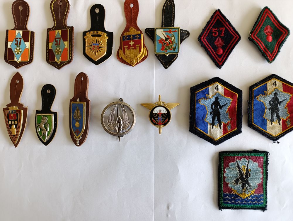 Divers Insignes /&eacute;cussons Militaire ( Arm&eacute;e Francaise ) 