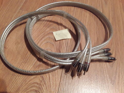 C�ble vid�o composante YUV translucide 2 m�tres or  10 Gometz-la-Ville (91)