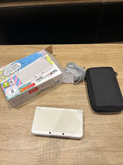 Console 3DS+housse Ballancourt-sur-Essonne (91)