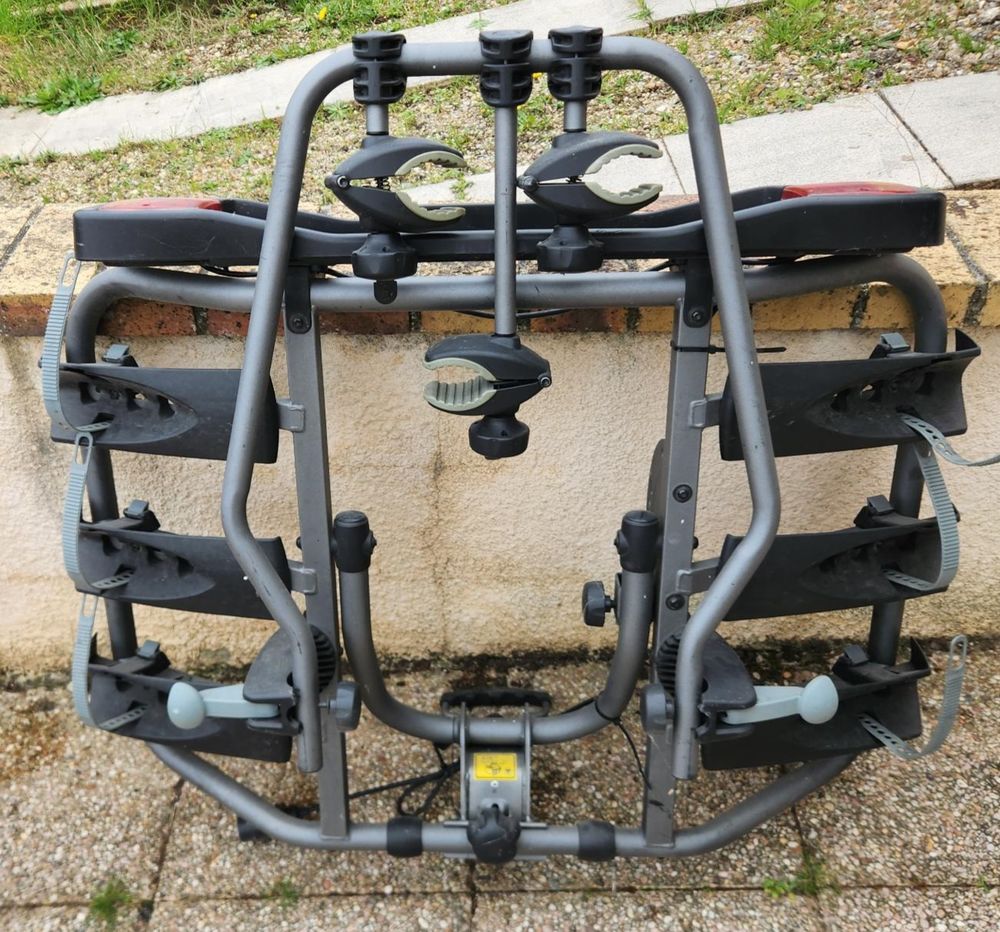 Porte v&eacute;los &agrave; fixer sur boule d'attelage / PRIX EN BAISSE Vélos
