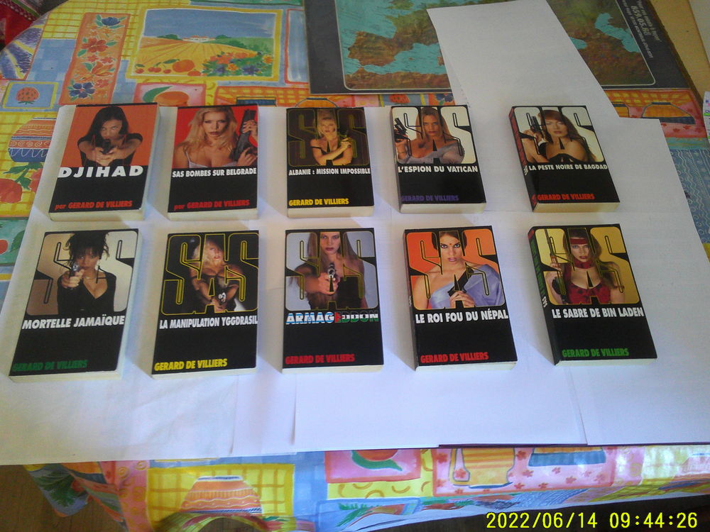 un lot de ( 84 ) Livres . " S.A.S " Livres et BD