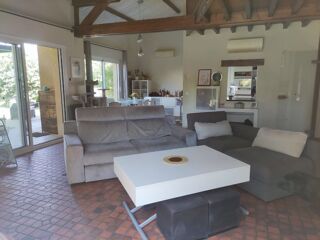  Maison  vendre 15 + pices 370 m