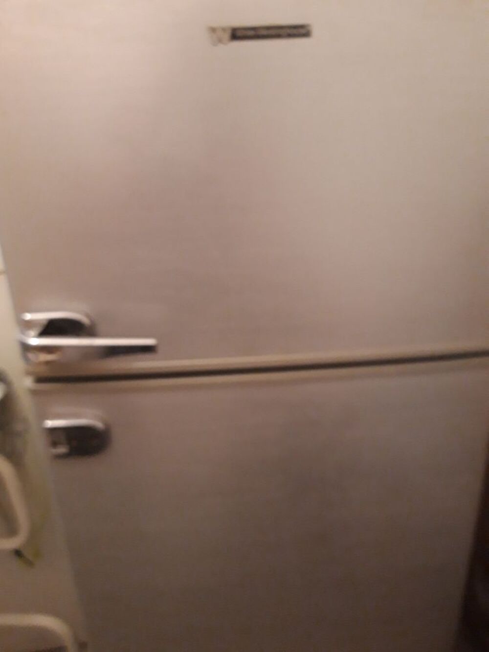 r&eacute;frig&eacute;rateur avec petit cong&eacute;lateur Electroménager