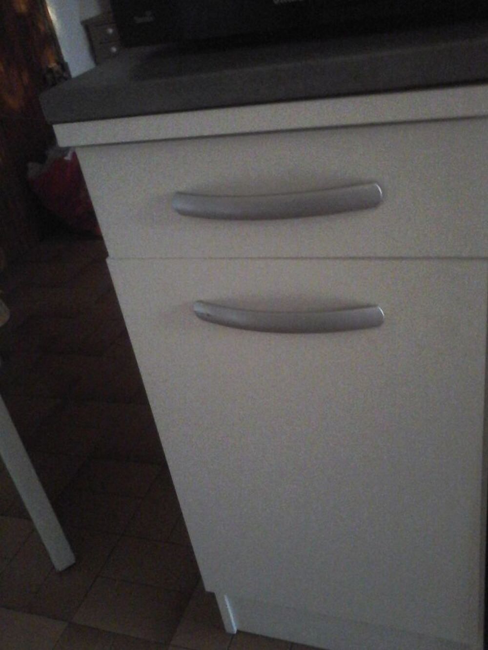 AV PETIT PRIX Cuisine