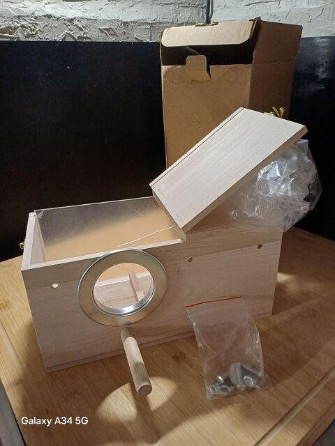 Boite de nidification pour perruches calopsittes ect...... 8 91790 Boissy-sous-saint-yon