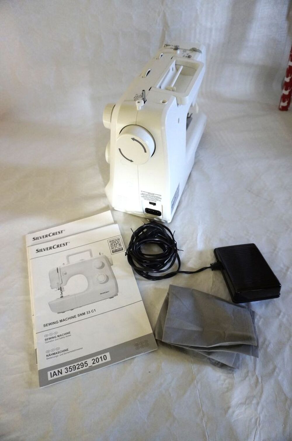 Une machine &agrave; coudre SilverCrest SNM 33 C1
Electromnager