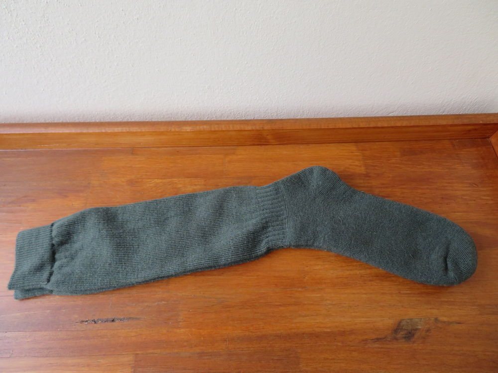 4 paires de chaussettes laine , neuves Vêtements