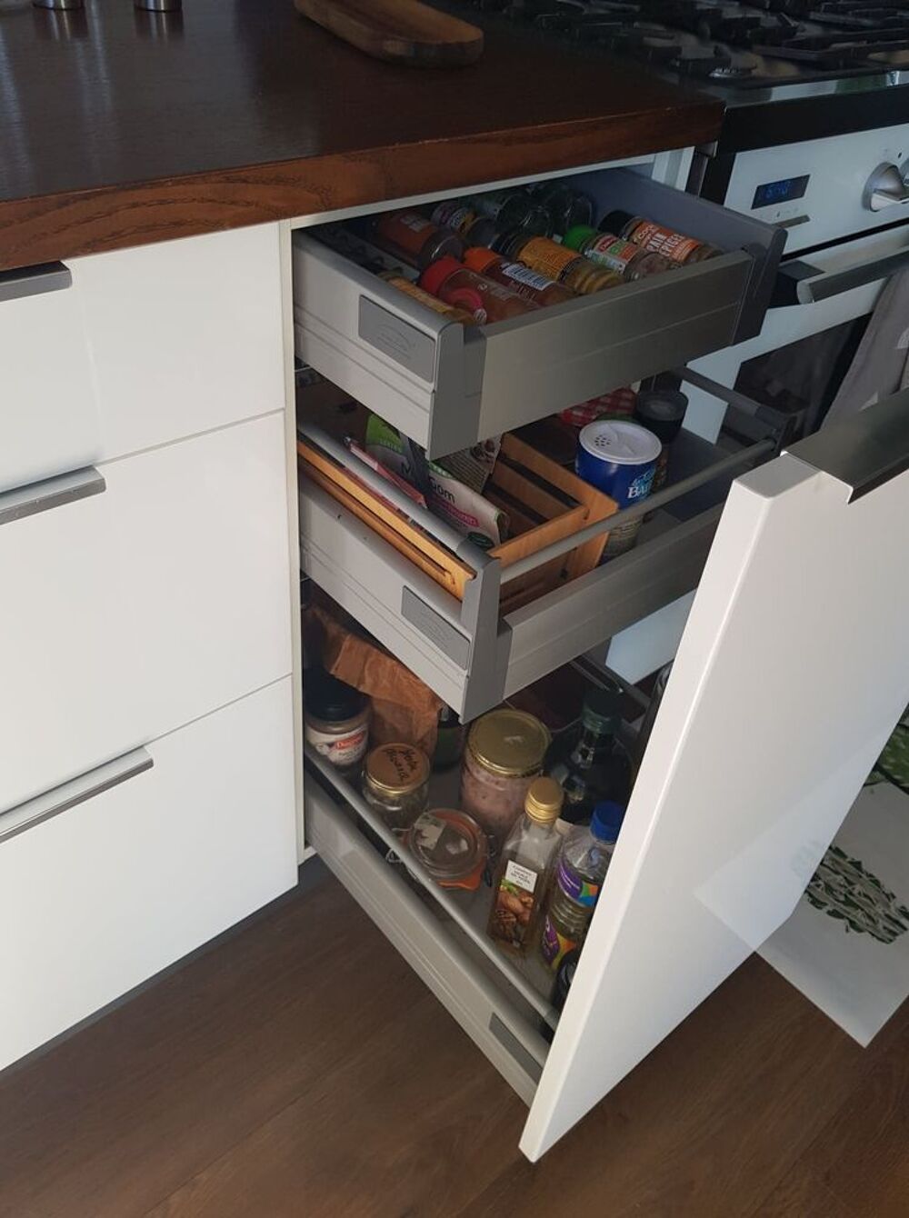 CUISINE EQUIPEE EN FORME L + ilot + LV + EVIER + Mitigeur
Cuisine