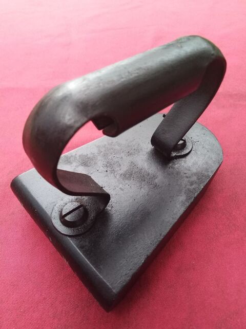 Ancien fer  repasser longueur 14 cm (50) 5 Avermes (03)
