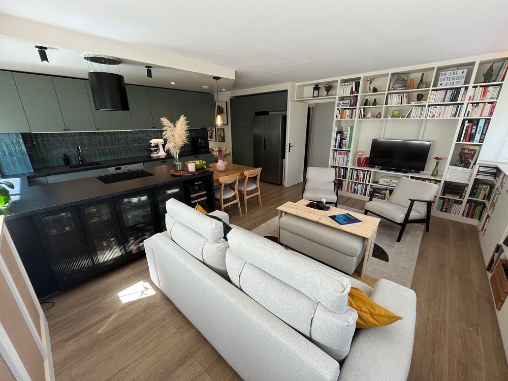 Vente Appartement APPARTEMENT T3 -  2 CHAMBRES ENTIÈREMENT RÉNOVÉ ? BOX + CAVE Puteaux