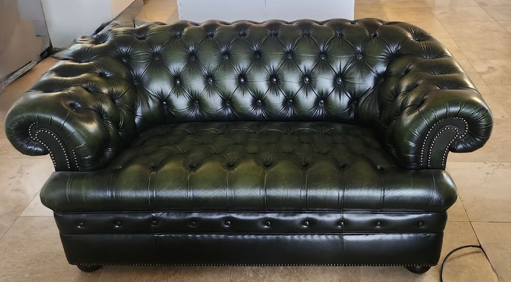 Canap&eacute; Chesterfield en parfait &eacute;tat Meubles
