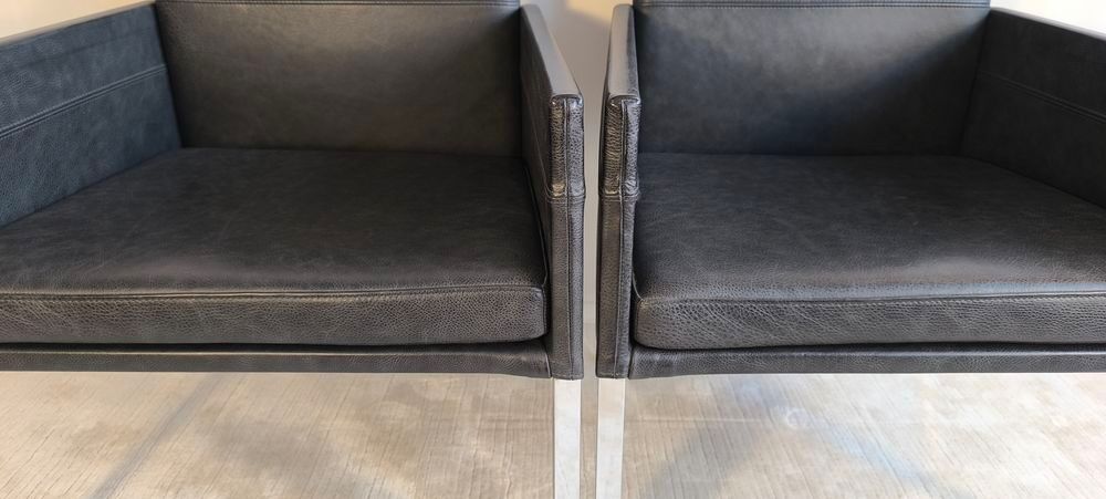 Superbe paire de fauteuils KFF " Texas " en cuir noir Meubles