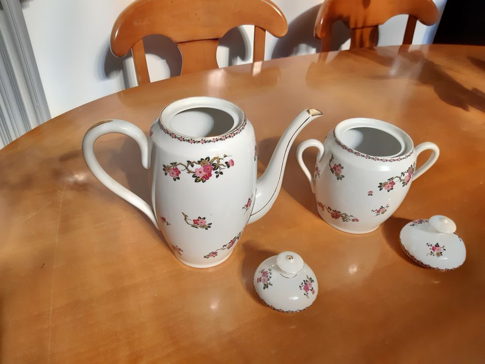 Cafeti&egrave;re + sucrier + 5 tasses &agrave; caf&eacute; Cuisine