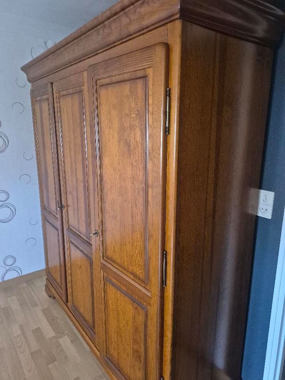Armoire pin massif Meubles