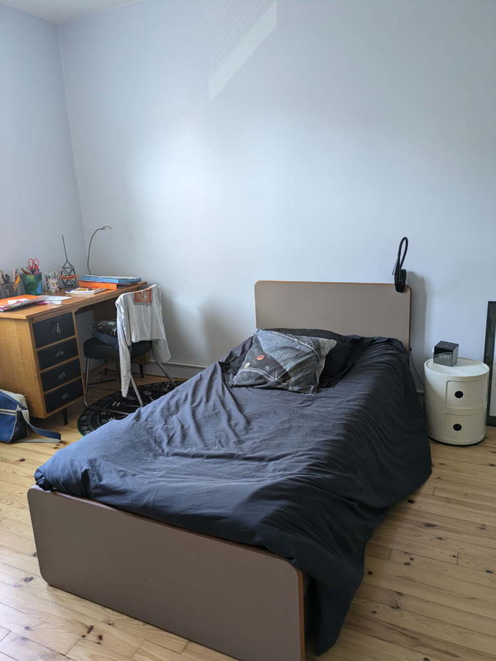 Lit 90 cm + matelas tr&egrave;s bon &eacute;tat + commode Mobilier enfants