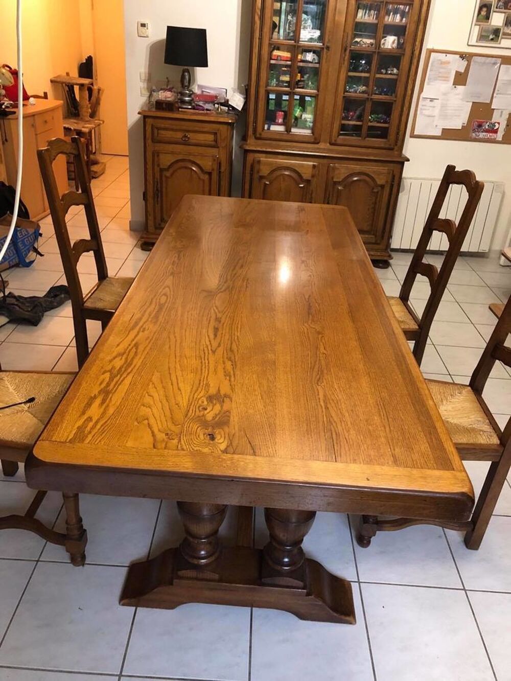 - table de salle &agrave; manger en ch&ecirc;ne massif Meubles